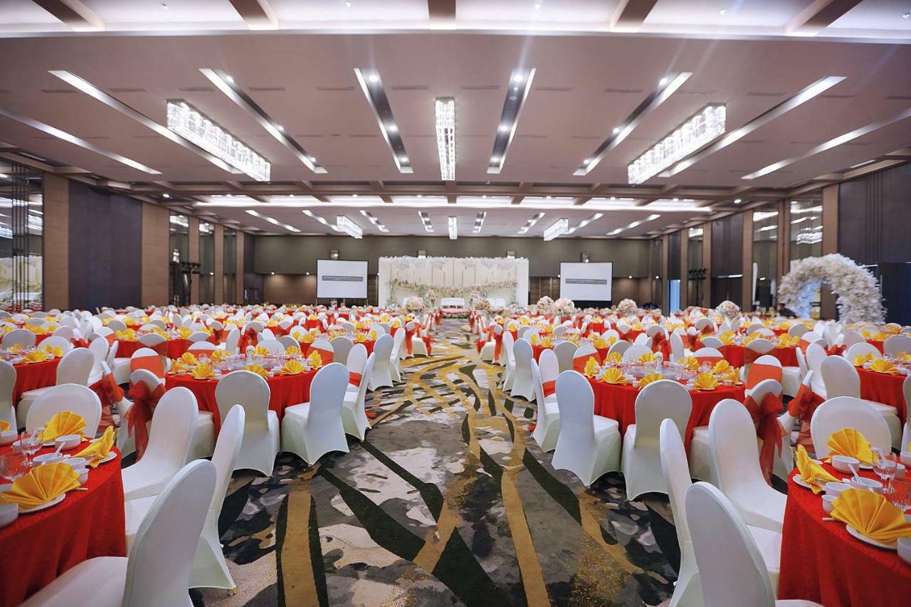 Harper Palembang By Aston Hotel Eksteriør billede